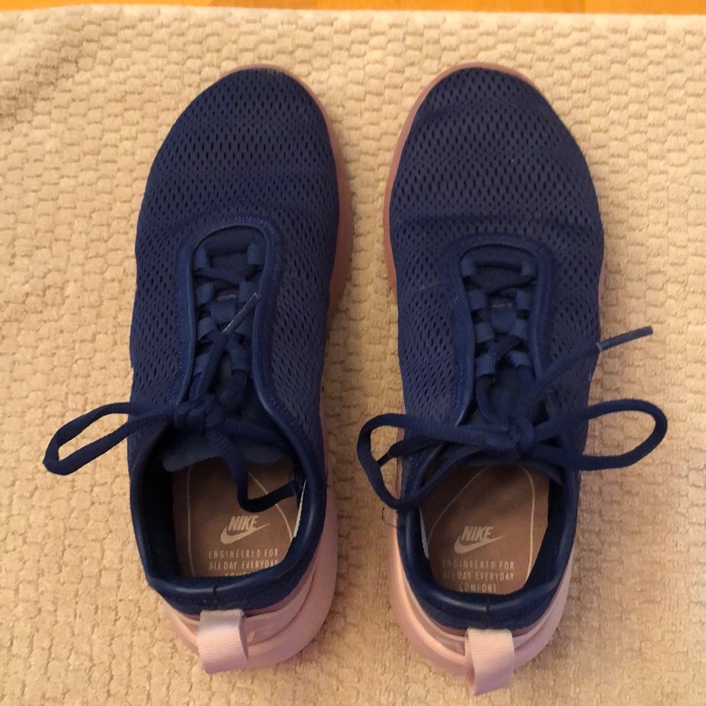 Women's Nike Air sneakers